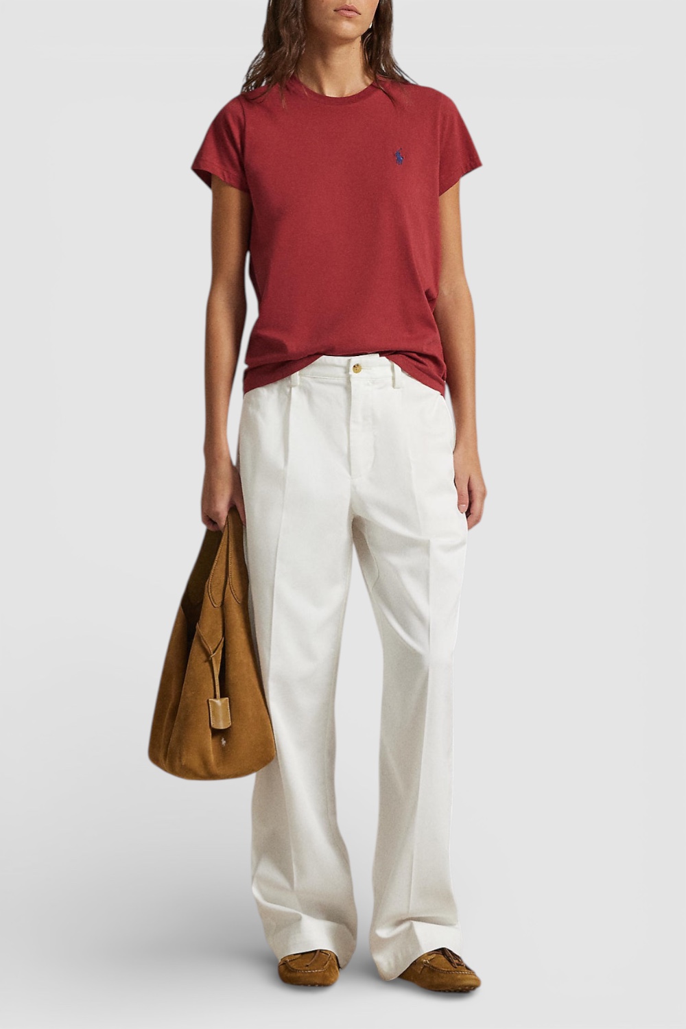 תמונת כל הלוק של חולצת טי